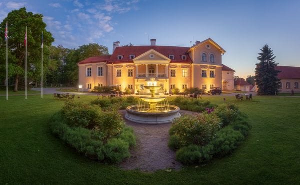 Manor_Hopping_Estland